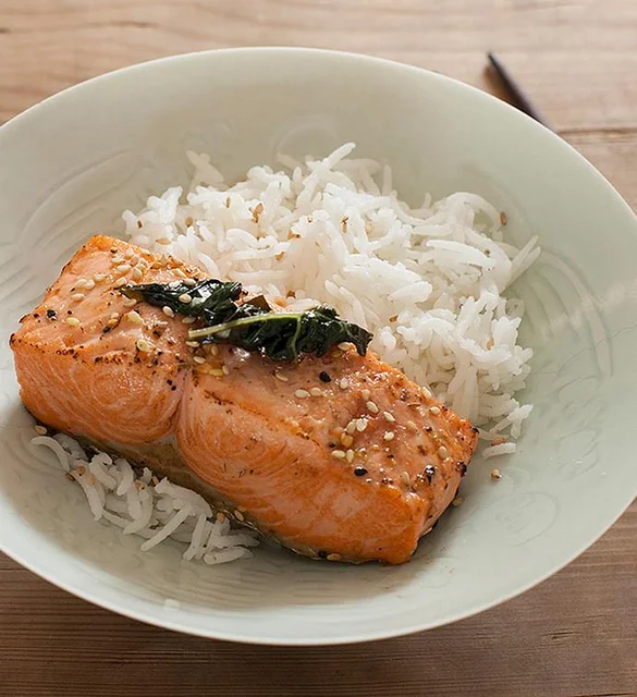skin on salmon - seafood delivery gut skin connection