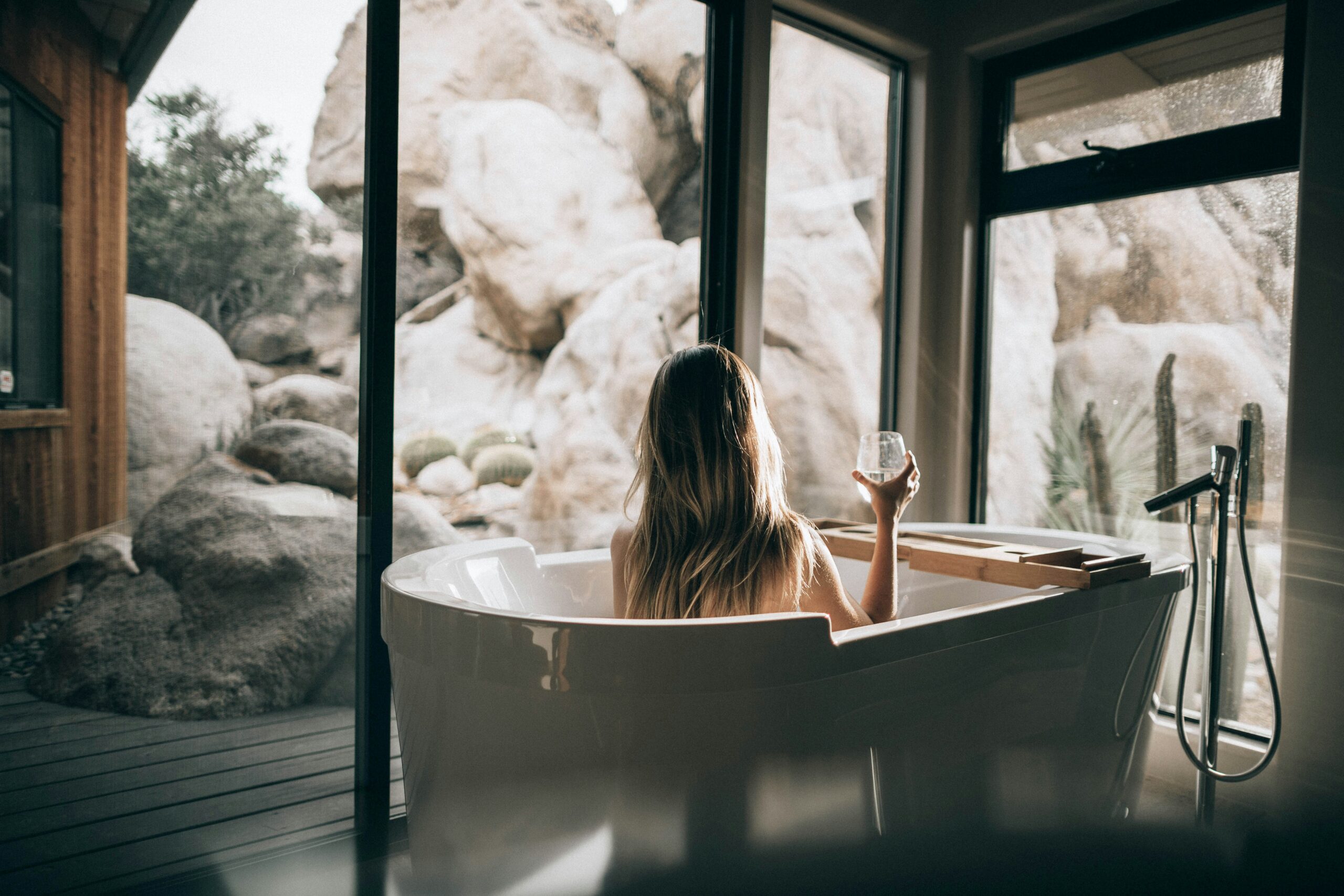 woman in ice bath cold exposure benefits