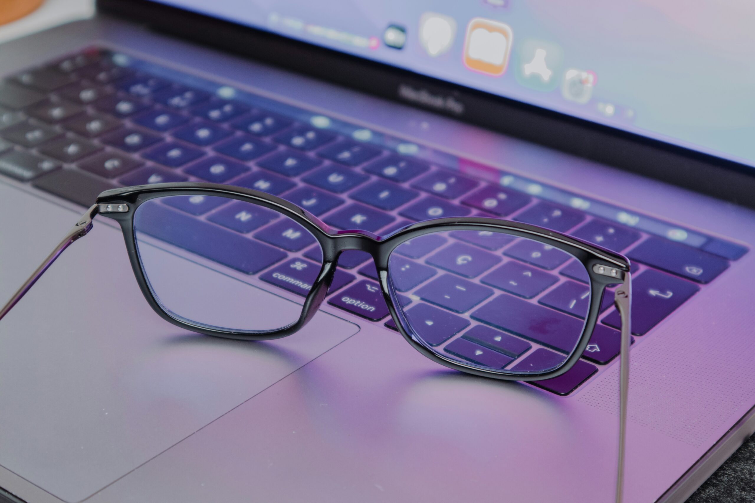 blue light glasses workplace wellness