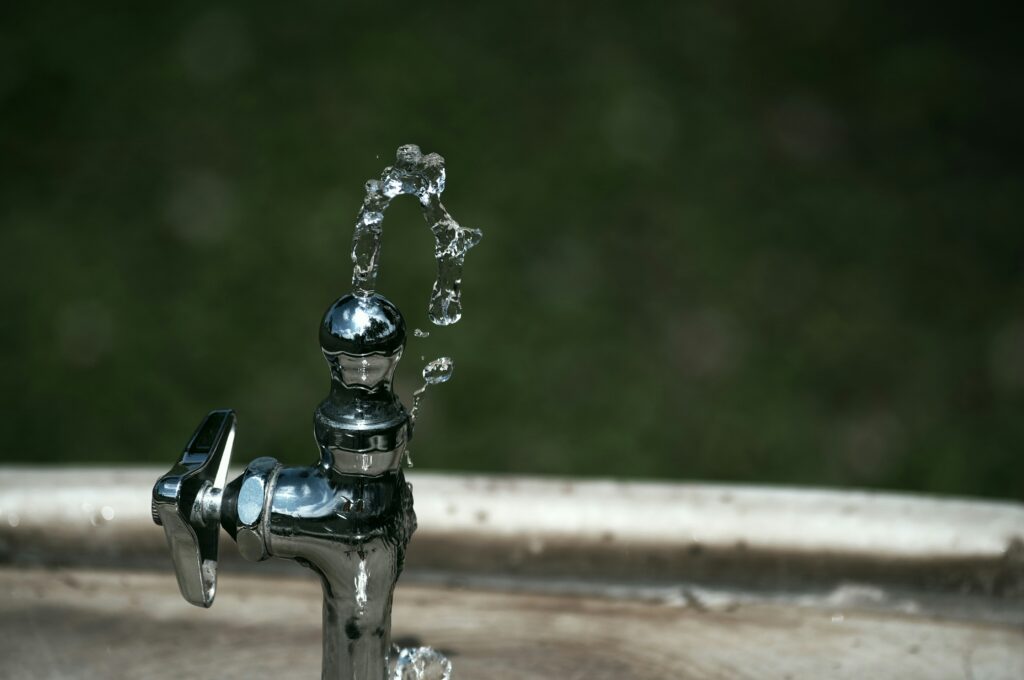 water faucet how to stay hydrated in summer