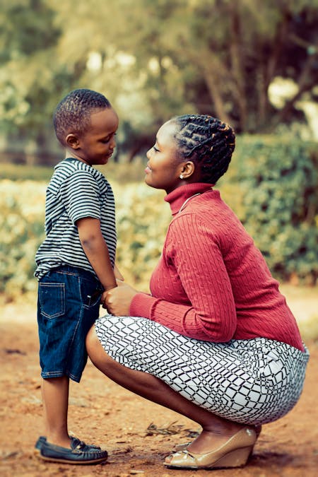 child development theories mom with son