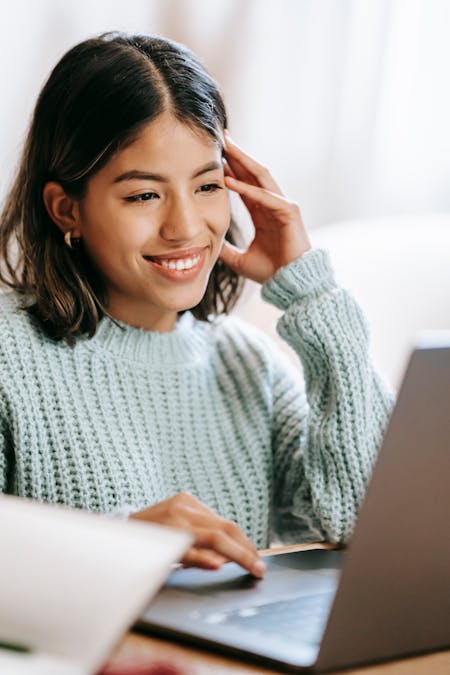 access behavioral health woman on computer