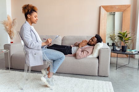 therapist treating client - suicide risk assessment