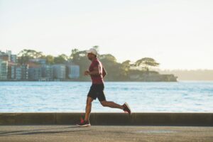 how to break fitness plateaus - man running - man on a run - How to use AI for fitness