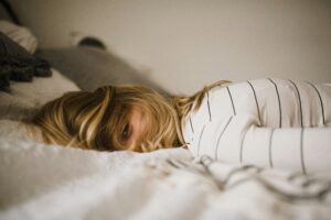 chronic fatigue solutions - sleepy woman