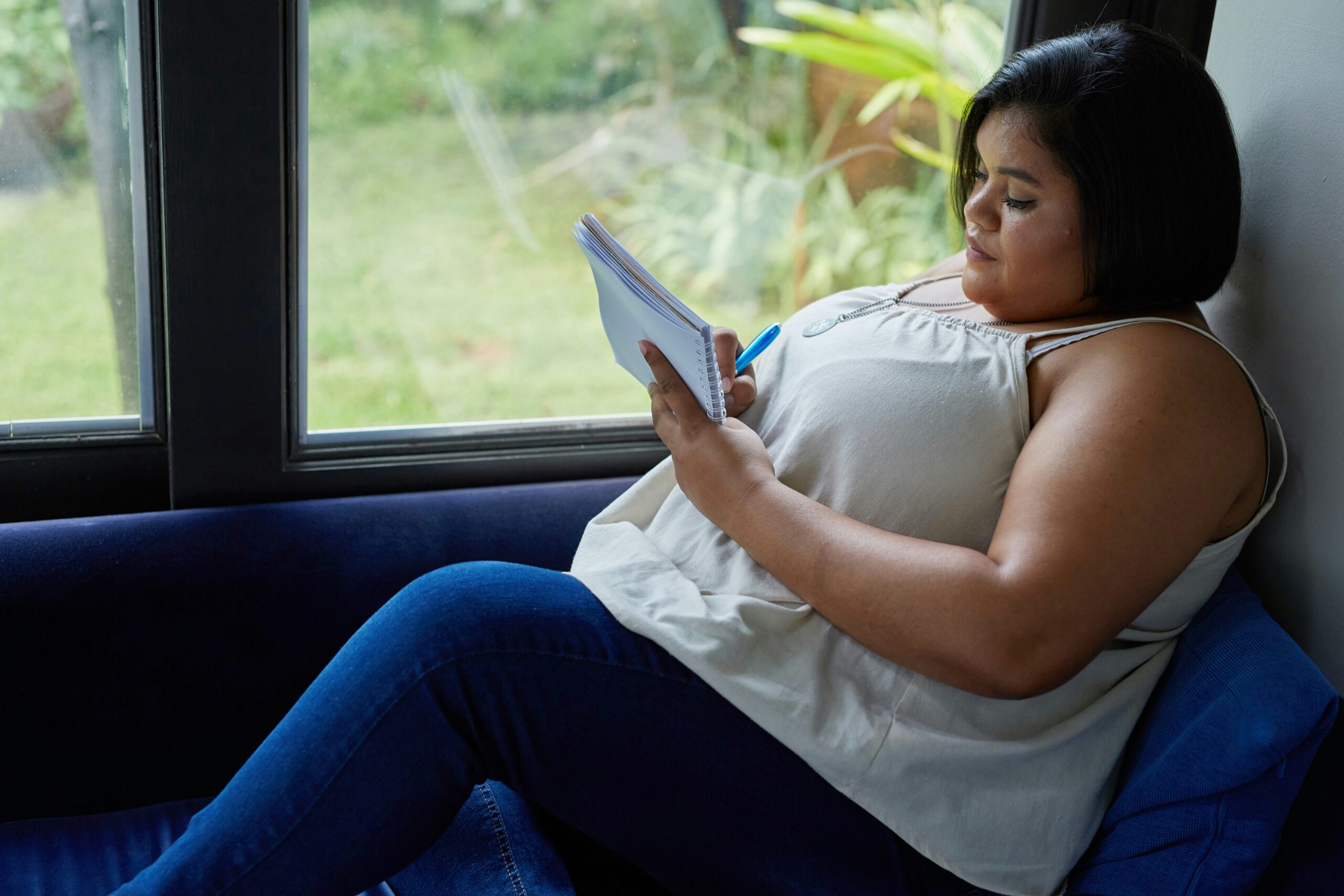 depressed woman anxiety adjustment disorder with mixed anxiety and depressed mood