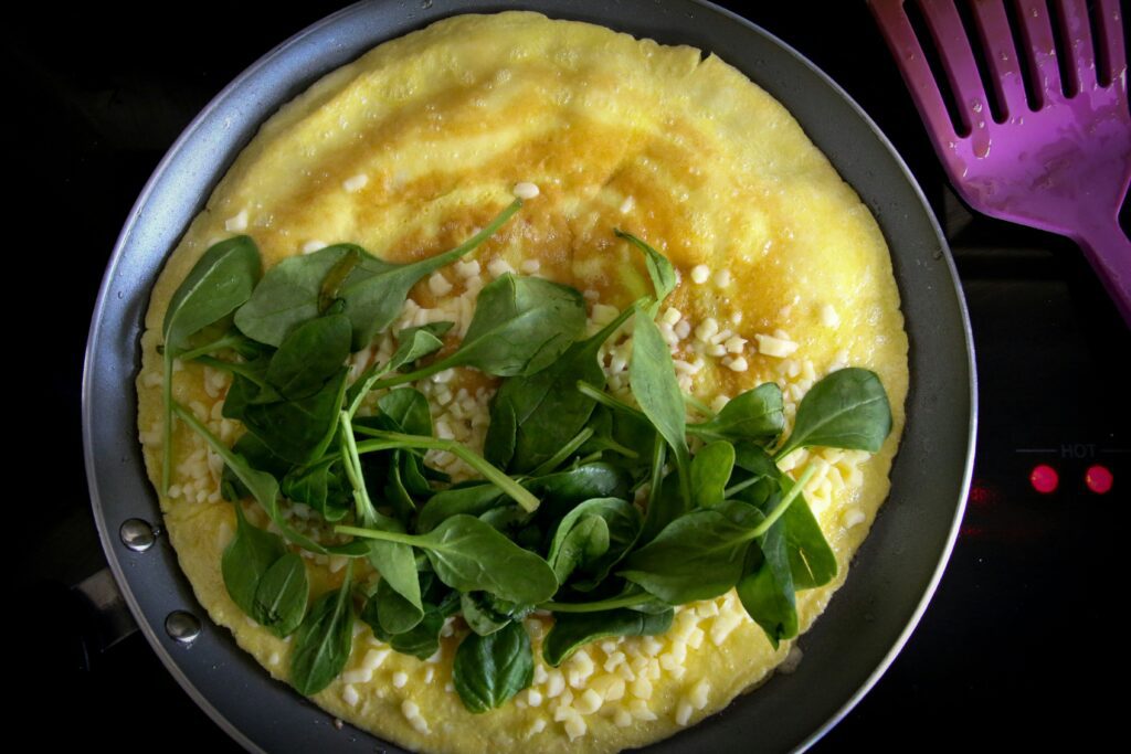 scrambled eggs with spinach and cottage cheese high protein breakfast weight loss